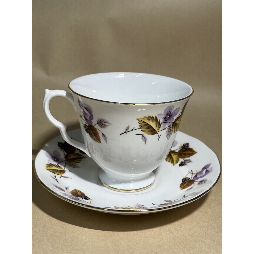 Vintage‎ Queen Anne Bone China Teacup and Saucer Set Autumn Leaves #8344 England